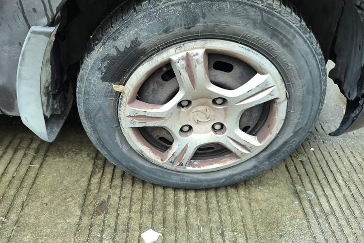 Used Dongfeng Fengon 330 2014 1.5L Manual Standard Edition DK15-02 Right Front Wheel Hub