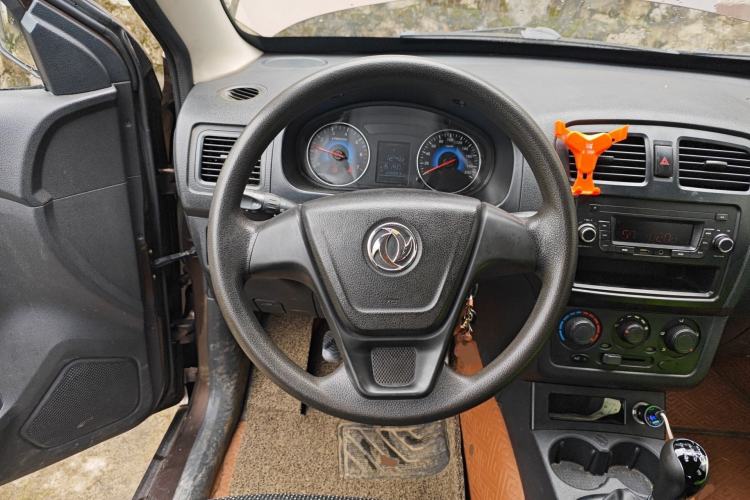 Used Dongfeng Fengon 330 2014 1.2L Manual Practical Version DK12-07 Steering Wheel