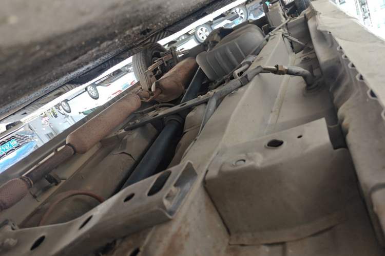 Used Dongfeng Fengon 330 2014 1.5L Manual Utility Version DK15 Chassis Front Right