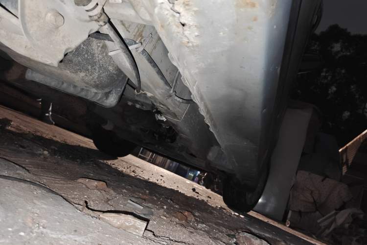 Used Dongfeng Fengon 330 2014 1.5L Manual Utility Version DK15 Chassis Rear Right