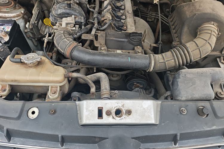 Used Dongfeng Fengon 330 2014 1.5L Manual Utility Version DK15 Engine Bay