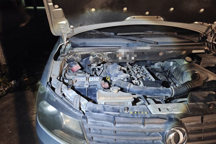Used Dongfeng Fengon 330 2014 1.5L Manual Utility Version DK15 Engine Bay Right
