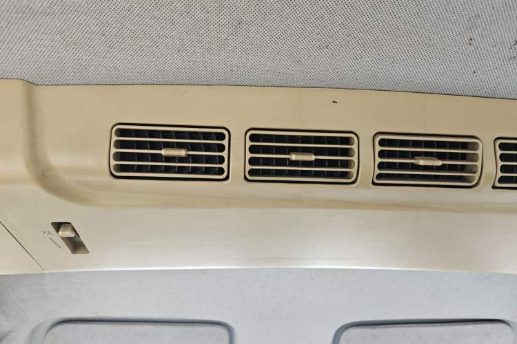 Used Dongfeng Fengon 330 2014 1.5L Manual Utility Version DK15 Headliner