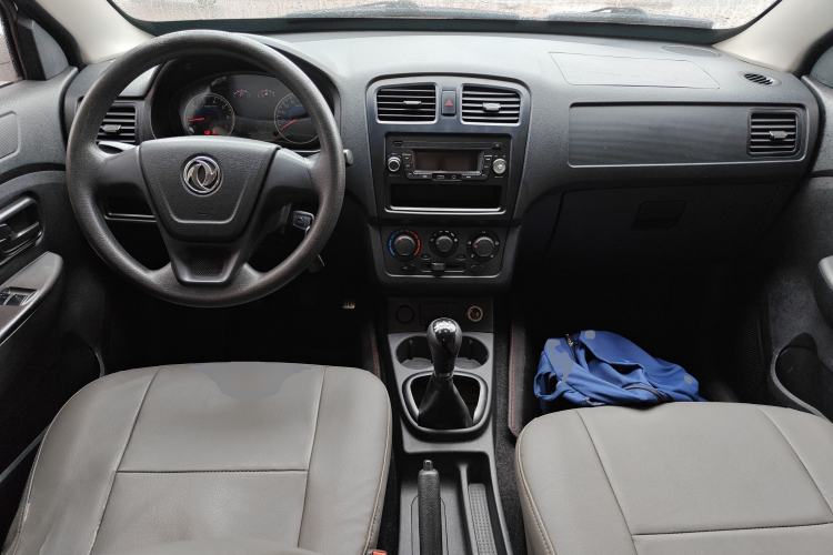 Used Dongfeng Fengon 330 2014 1.5L Manual Utility Version DK15 Interior 2