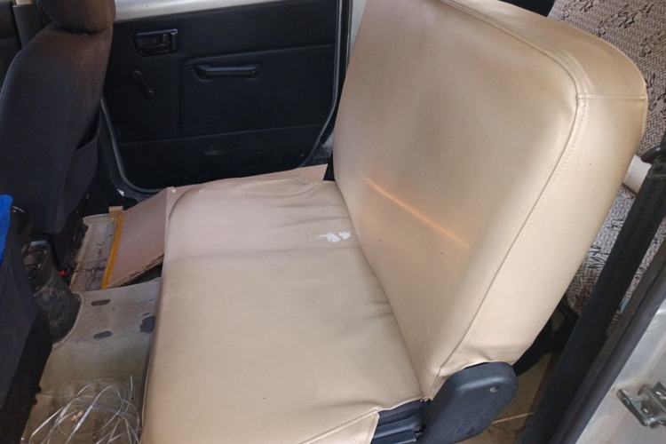 Used Dongfeng Fengon 330 2014 1.5L Manual Utility Version DK15 Left Rear Seat