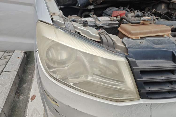 Used Dongfeng Fengon 330 2014 1.5L Manual Utility Version DK15 Right Front Headlight