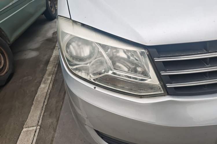 Used Dongfeng Fengon 330 2014 1.5L Manual Utility Version DK15 Right Front Headlight