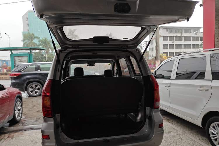 Used Dongfeng Fengon 330 2014 1.5L Manual Utility Version DK15 Trunk