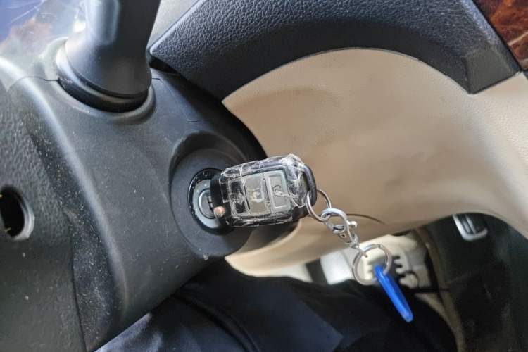 Used Dongfeng Fengon 330 2014 1.5L Manual Utility Version DK15 Vehicle Key