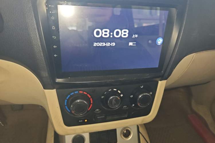 Used Dongfeng Fengon 330 2014 1.5L Manual Standard Edition DK15-02 Audio And AC Panel