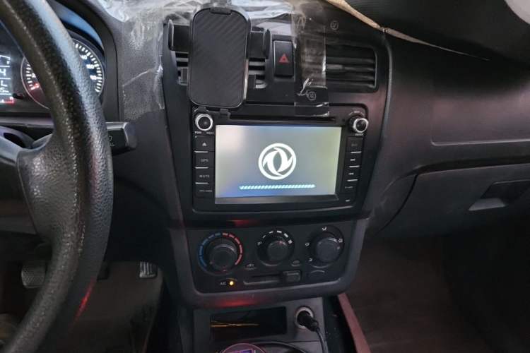 Used Dongfeng Fengon 330 2014 1.5L Manual Standard Edition DK15-02 Audio And AC Panel