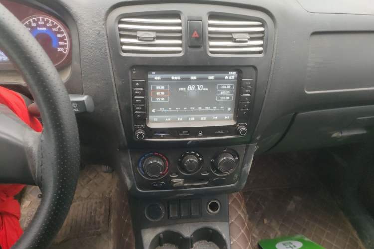 Used Dongfeng Fengon 330 2014 1.5L Manual Standard Edition DK15-02 Audio And AC Panel