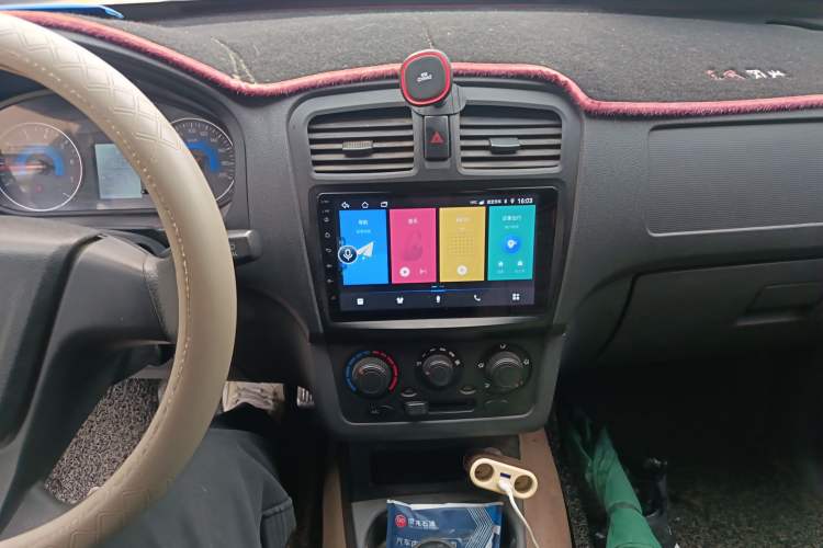 Used Dongfeng Fengon 330 2014 1.5L Manual Utility Version DK15 Audio And AC Panel