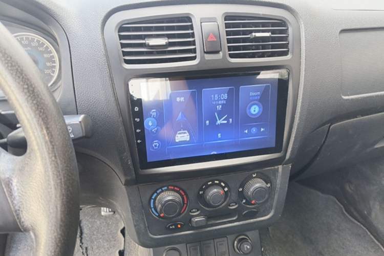 Used Dongfeng Fengon 330 2014 1.5L Manual Utility Version DK15 Audio And AC Panel