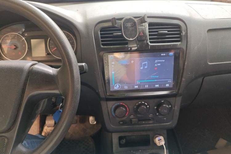 Used Dongfeng Fengon 330 2014 1.5L Manual Utility Version DK15 Audio And AC Panel