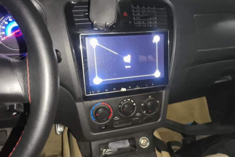 Used Dongfeng Fengon 330 2014 1.5L Manual Utility Version DK15 Audio And AC Panel