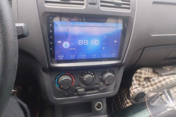 Used Dongfeng Fengon 330 2014 1.5L Manual Utility Version DK15 Audio And AC Panel
