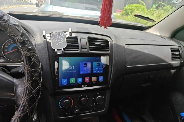 Used Dongfeng Fengon 330 2014 1.5L Manual Utility Version DK15 Audio And AC Panel