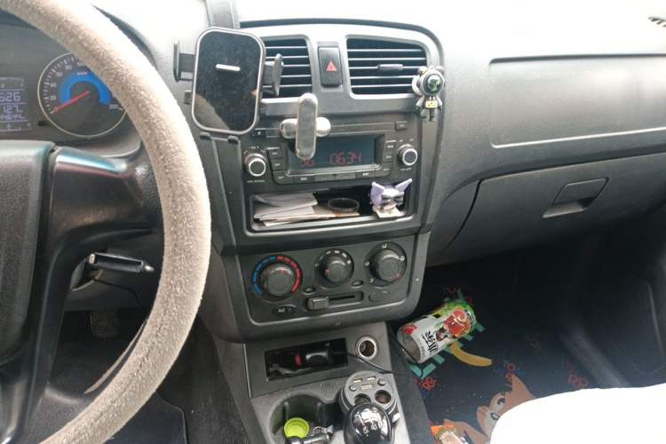 Used Dongfeng Fengon 330 2014 1.5L Manual Utility Version DK15 Audio And AC Panel