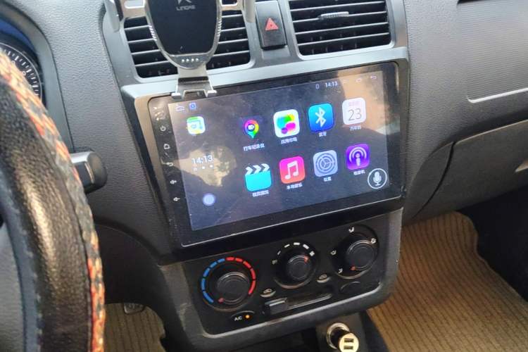 Used Dongfeng Fengon 330 2014 1.5L Manual Utility Version DK15 Audio And AC Panel