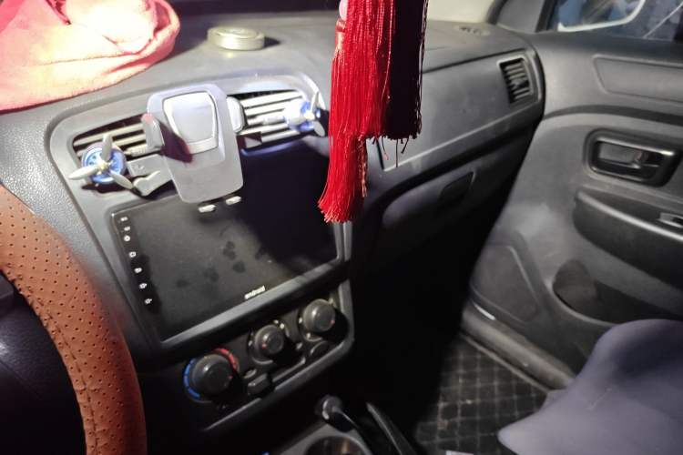 Used Dongfeng Fengon 330 2014 1.3L Manual Utility Version DK13-07 Audio And AC Panel