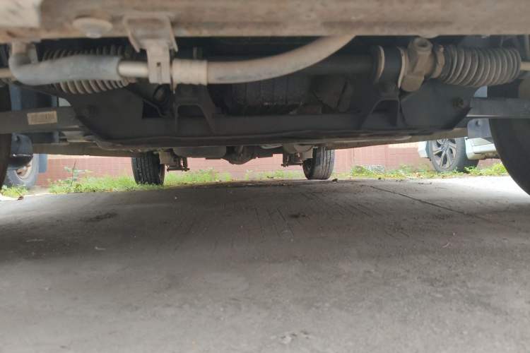 Used Dongfeng Fengon 330 2014 1.5L Manual Utility Version DK15 Chassis Front