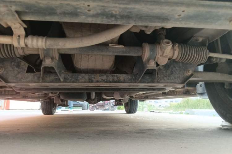 Used Dongfeng Fengon 330 2014 1.5L Manual Utility Version DK15 Chassis Front