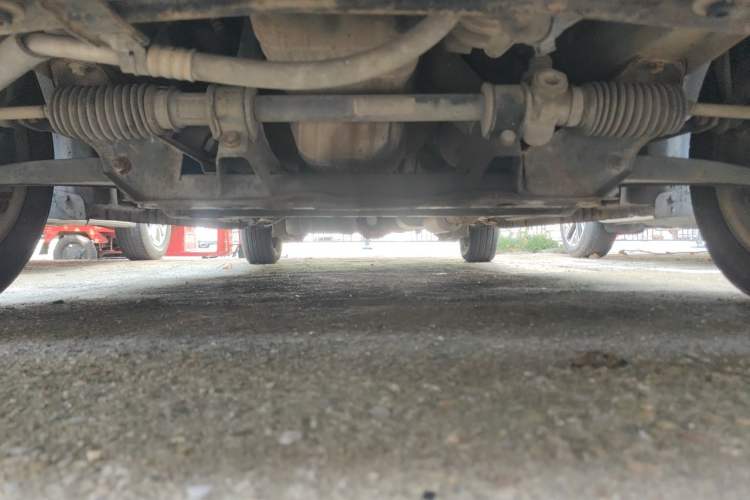 Used Dongfeng Fengon 330 2014 1.5L Manual Utility Version DK15 Chassis Front