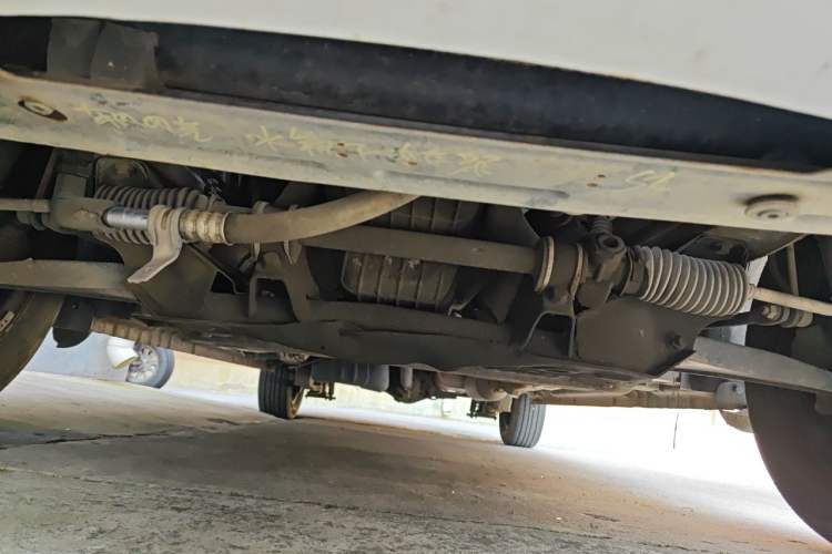 Used Dongfeng Fengon 330 2014 1.5L Manual Utility Version DK15 Chassis Front