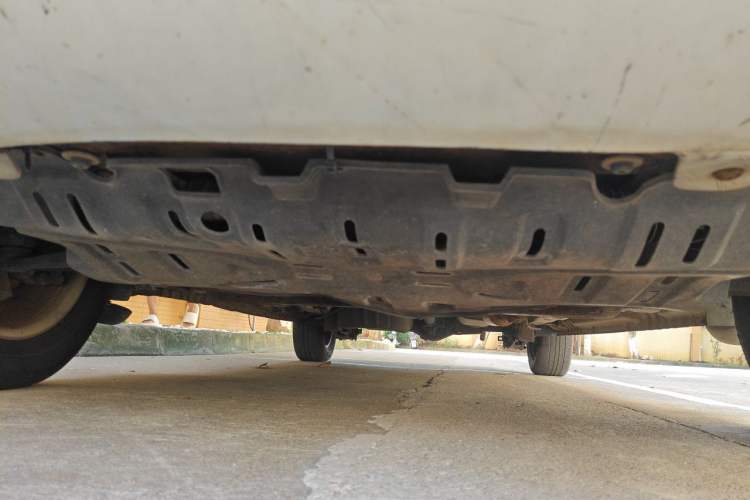 Used Dongfeng Fengon 330 2014 1.5L Manual Utility Version DK15 Chassis Front
