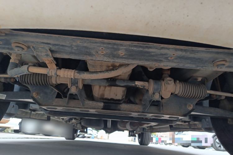 Used Dongfeng Fengon 330 2014 1.5L Manual Utility Version DK15 Chassis Front