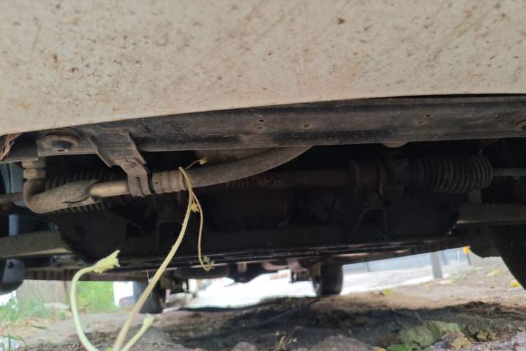 Used Dongfeng Fengon 330 2014 1.5L Manual Utility Version DK15 Chassis Front