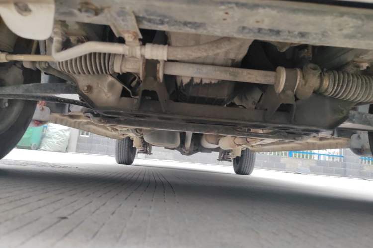 Used Dongfeng Fengon 330 2014 1.5L Manual Utility Version DK15 Chassis Front