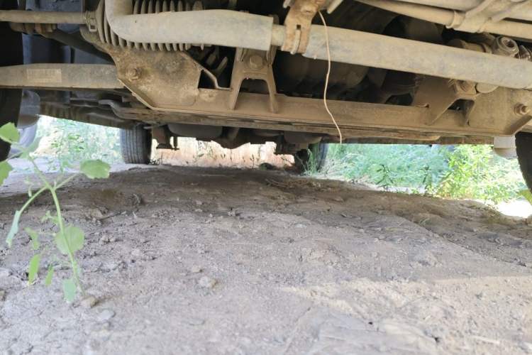 Used Dongfeng Fengon 330 2014 1.2L Manual Practical Version DK12-07 Chassis Front