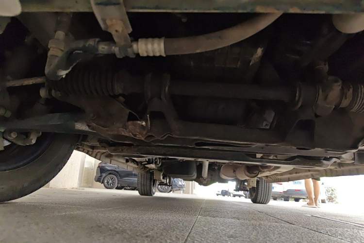 Used Dongfeng Fengon 330 2014 1.5L Manual Utility Version DK15 Chassis Front