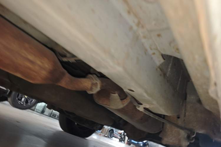 Used Dongfeng Fengon 330 2014 1.5L Manual Standard Edition DK15-02 Chassis Front Left