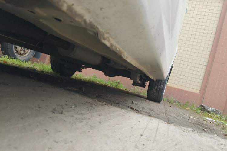 Used Dongfeng Fengon 330 2014 1.5L Manual Utility Version DK15 Chassis Front Left