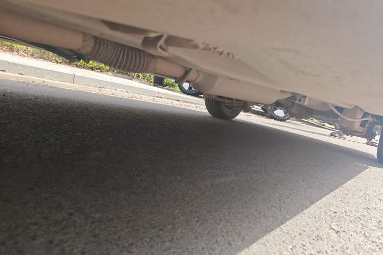Used Dongfeng Fengon 330 2014 1.5L Manual Standard Edition DK15-02 Chassis Front Left
