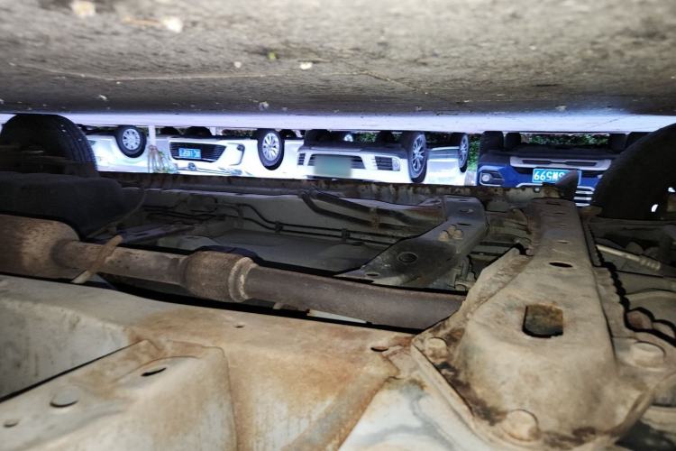 Used Dongfeng Fengon 330 2014 1.5L Manual Standard Edition DK15-02 Chassis Front Left
