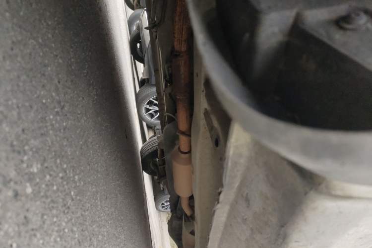 Used Dongfeng Fengon 330 2014 1.5L Manual Standard Edition DK15-02 Chassis Front Left