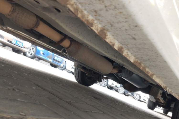 Used Dongfeng Fengon 330 2014 1.5L Manual Utility Version DK15 Chassis Front Left