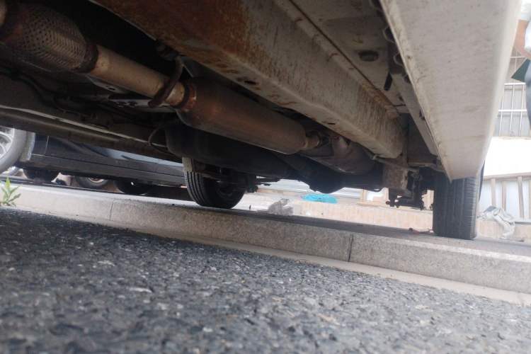 Used Dongfeng Fengon 330 2014 1.5L Manual Utility Version DK15 Chassis Front Left