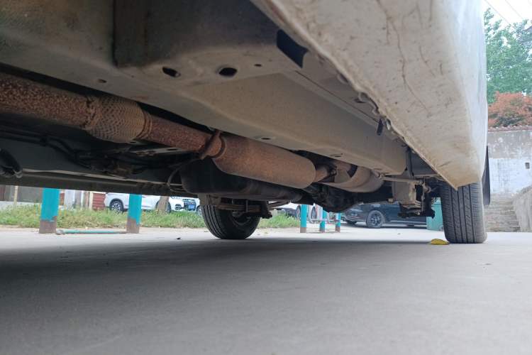 Used Dongfeng Fengon 330 2014 1.5L Manual Utility Version DK15 Chassis Front Left