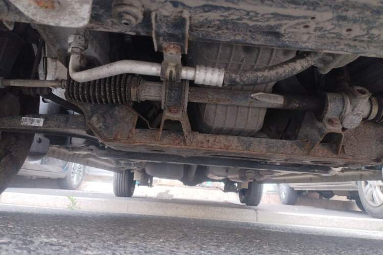 Used Dongfeng Fengon 330 2014 1.5L Manual Utility Version DK15 Chassis Front