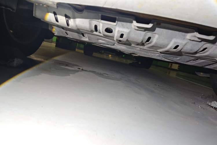 Used Dongfeng Fengon 330 2014 1.5L Manual Standard Edition DK15-02 Chassis Front