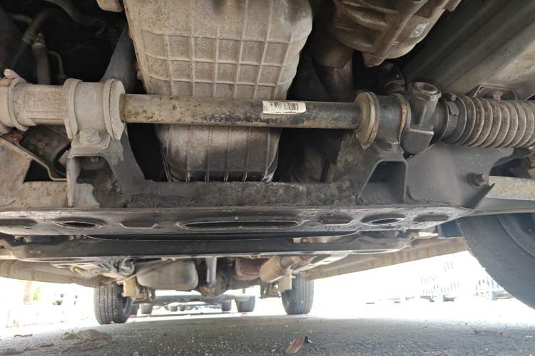Used Dongfeng Fengon 330 2014 1.5L Manual Utility Version DK15 Chassis Front