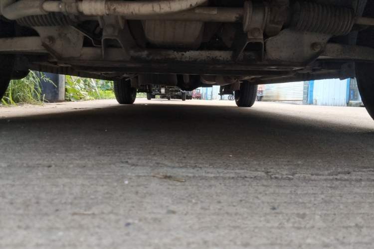 Used Dongfeng Fengon 330 2014 1.5L Manual Utility Version DK15 Chassis Front