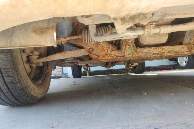 Used Dongfeng Fengon 330 2014 1.5L Manual Utility Version DK15 Chassis Front Right