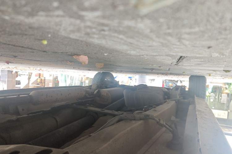 Used Dongfeng Fengon 330 2014 1.5L Manual Standard Edition DK15-02 Chassis Front Right