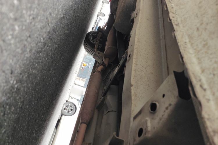 Used Dongfeng Fengon 330 2014 1.2L Manual Practical Version DK12-07 Chassis Front Right